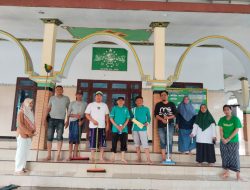 Jelang Ramadhan Kepala KUA Tlogosari Bondowoso Gandeng Takmir Bersihkan Masjid An Nur