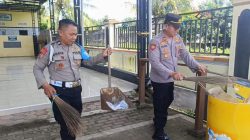 Masjid Bersinar, Polsek Cermee Gelar Kegiatan Bersih-bersih di Masjid Nurut Taqwa