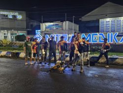 Makelar Akhirat Bondowoso Gelar Aksi Nyata, 50 TiTik Jalan Aspal Berlubang Ditambal