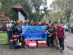 Tunjukkan Solidaritas Jurnalis : SMSI dan AJIB Bondowoso Bagikan Ratusan Takjil Dan Bukber