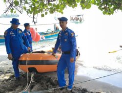 Polisi Gelar Patroli Laut, Kawal Keselamatan Wisatawan di Pantai Wisata Situbondo Saat Libur Lebaran