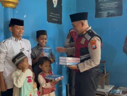 Sambut Malam Nuzulul Qur’an Kasat Samapta Polres Situbondo Salurkan 50 Mushaf Al-Qur’an Kepada Anak Yatim