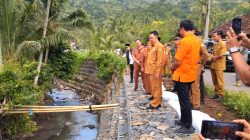 Pastikan Akses Warga Pulih, Ini Langkah Nyata Bupati Bondowoso Saat Tinjau Jembatan Rusak di Wonoboyo