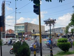 Hampir Sebulan Traffic Light sebelah Kantor Bupati Bondowoso Error, Dishub Alasan Masih Pesan Alat