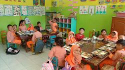 Pastikan Gizi Pelajar, SPPG Koncer Kidul Bondowoso Salurkan Ribuan Paket MBG