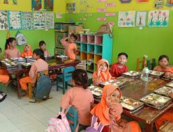 Pastikan Gizi Pelajar, SPPG Koncer Kidul Bondowoso Salurkan Ribuan Paket MBG