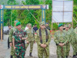 Kol Inf Rinto Wijaya mendampingi Pangdam XV/Patimura Kunjungan Kerja ke Marsheling Area YONIF TP 866/SG