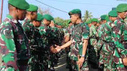 Kol Inf Rinto Wijaya menerima warga Baru Brigif TP 28/Bari Fola