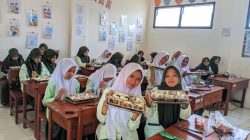 Siswa Antusias Nikmati Makan Bergizi Gratis dari SPPG Koncer Kidul Bondowoso