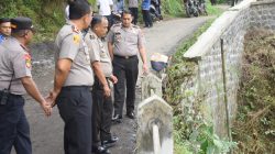 Pastikan Mobilitas Lancar, Kapolres Bondowoso Tinjau Kondisi Jembatan Gentong