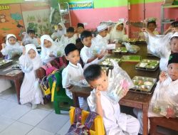 Siswa Antusias Nikmati MBG dari SPPG Tamanan 2 Kemirian Bondowoso