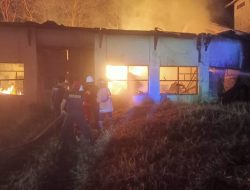 Gudang Penyimpanan Alas Tembakau di Pancoran Bondowoso Terbakar, Penyebab Masih Diselidiki