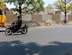 Proyek Rumdin Diduga milik Bea Cukai Tuai Sorotan, Paving Numpuk di Trotoar: DPUPP Situbondo Sebut Harus Ada Izin Dishub