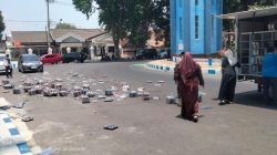 MBG Jatuh ke Aspal, Dipungut Lagi Masuk Mobil: Masih Layak Konsumsi atau Harus Dibuang? SPPG Kotakan Situbondo Enggan Komentar